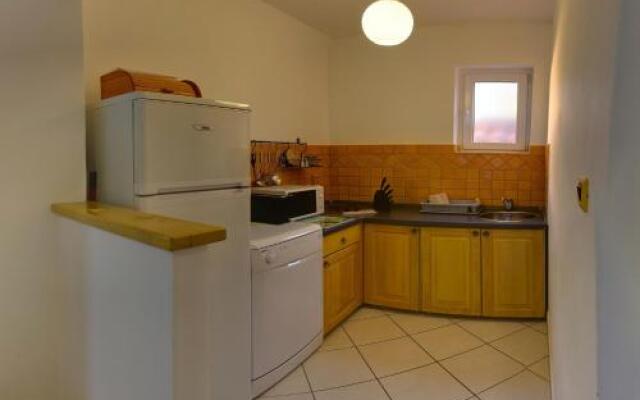 Vis a Vis Apartments