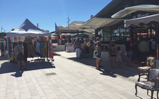 Studio in Rivedoux-plage, With Pool Access, Enclosed Garden and Wifi -