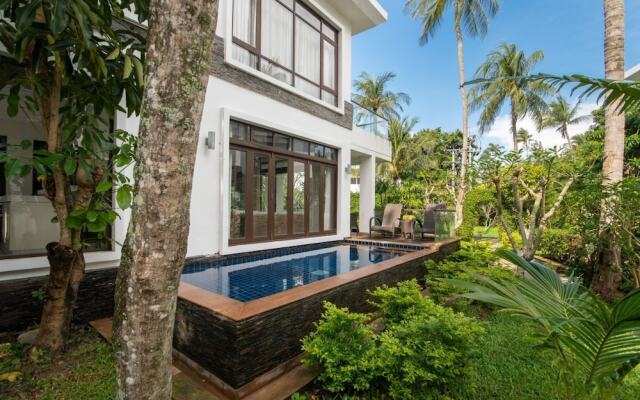 2 Br Luxury Villa SDV141 near the beachfront by Samui Dream Villas