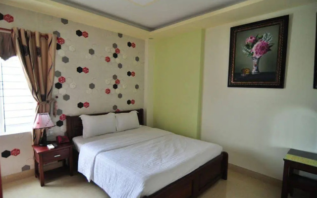 Red Rose Mallow Hotel