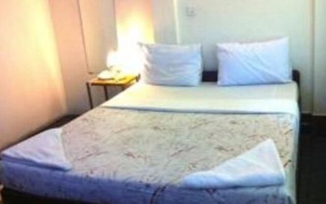 Golden World Guesthouse