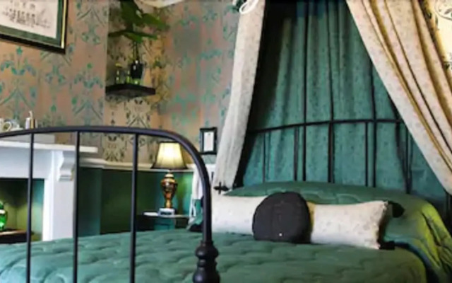 The Royal Hotel