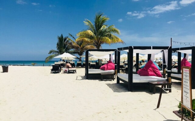 Economy Double Studio Suite - Aquamarina Suites