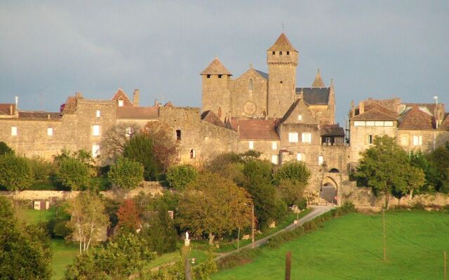 Studio in Beaumont-du-périgord, With Wifi