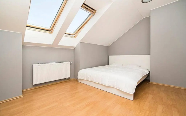 Great Terrace in Big, Central Flat