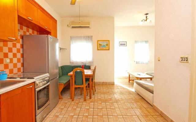 Apartments Ivo 1328