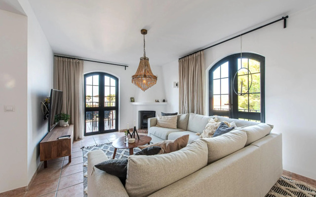 Algarrobo In Nerja With 2 Bedrooms And 2 Bathrooms