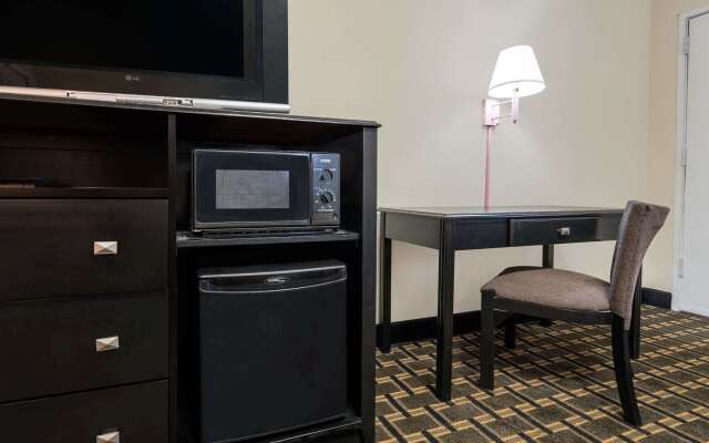 Super 8 by Wyndham Decatur/Lithonia/Atl Area