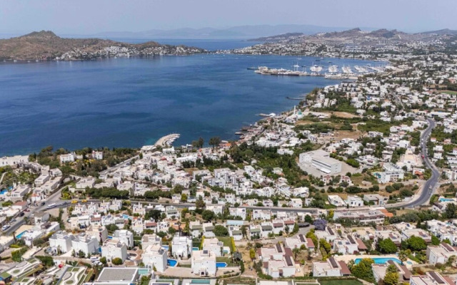 Stunning Villa With Private Pool and Luxuriest Views