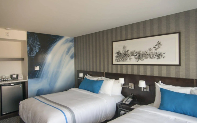 The Grand Winnipeg Airport Hotel by Lakeview