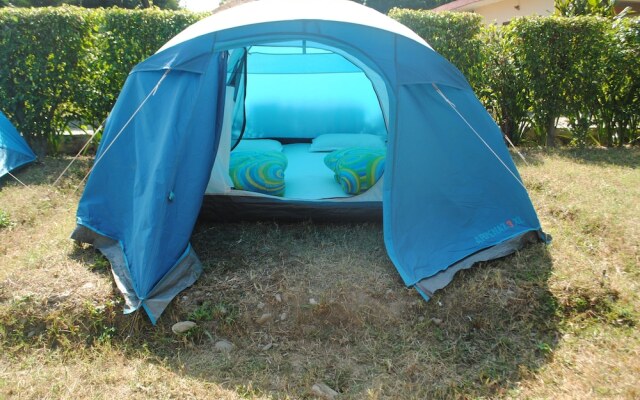 Corbett Wild Resort - A River Access Property