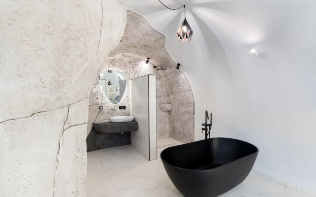 White Occhio Villa Santorini