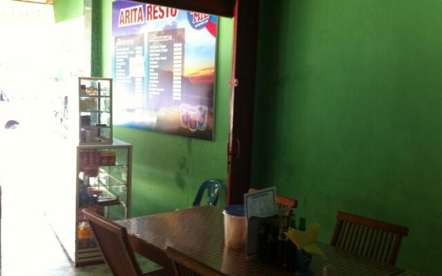 Penginapan Arita