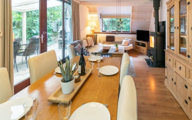 Lanaken Luxe Garden Retreat