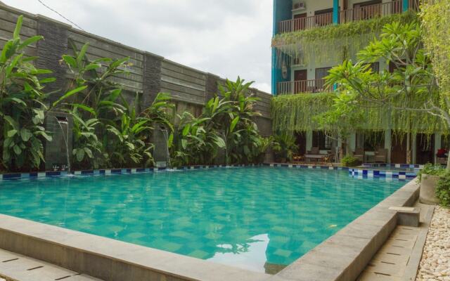 RedDoorz Plus near Pantai Barat