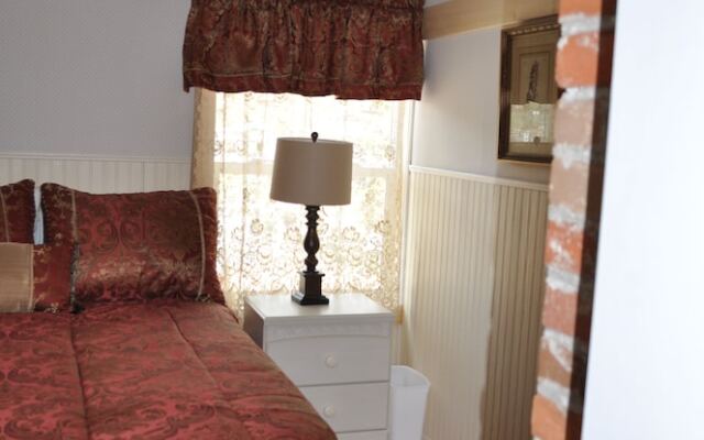 Victorian Inn & Carriage House