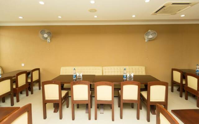 OYO 9122 Hotel Ivory Grande