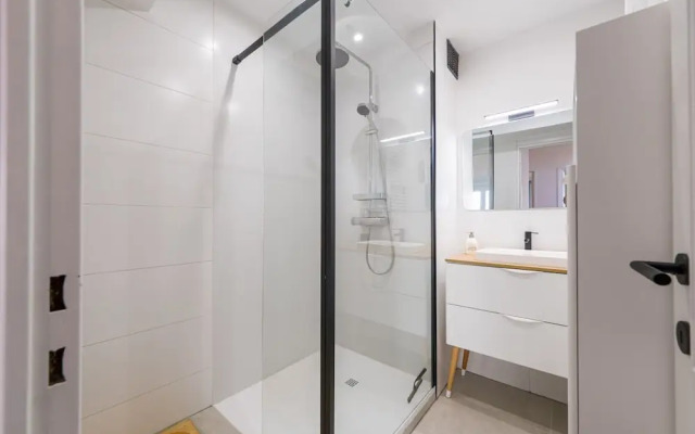 Apartment With Hinterland Views