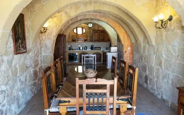 Villeleynah - 5 bedrooms (sleeps 12+ 2 kids) Munxar village
