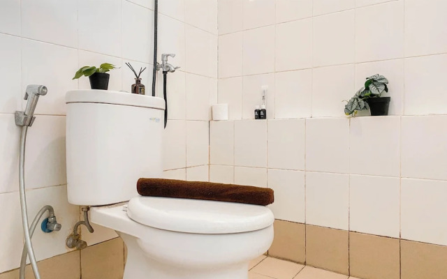 Best And Homey 2Br At Bassura City Apartment