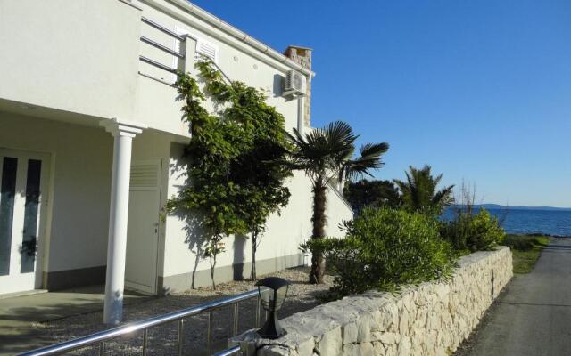Mirakul Apartments