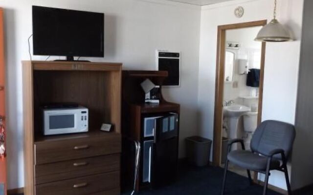 Lazy B Motel