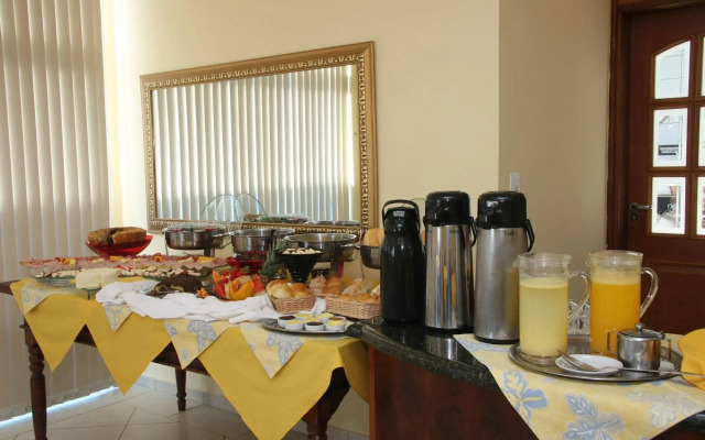 Santa Felicidade Hotel