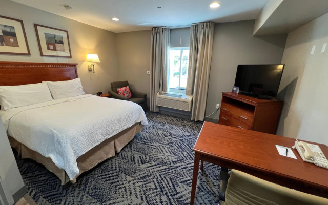 Candlewood Suites LAX Hawthorne by IHG