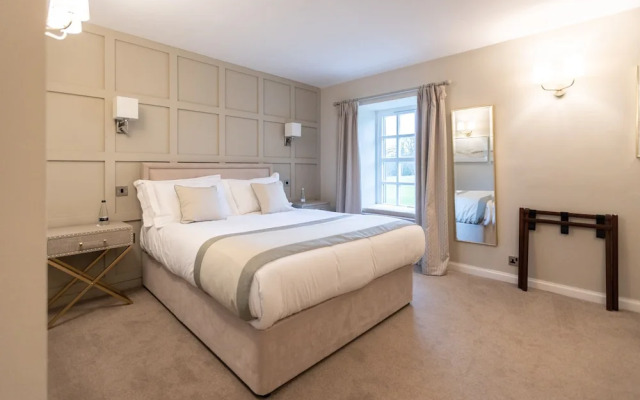 Marshall Meadows Manor House