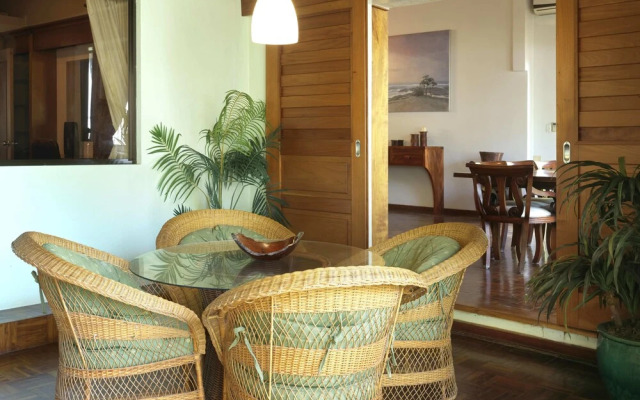 Casa Woodbine Beachfront House