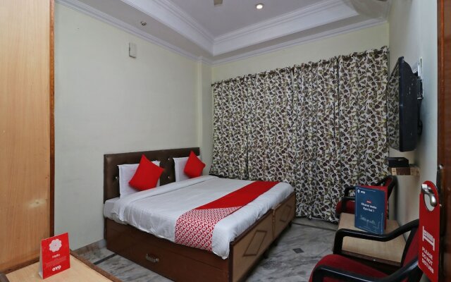 OYO 6073 Hotel K M B