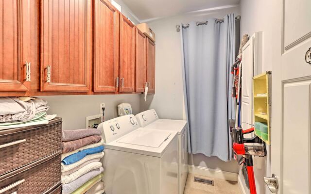 Lake Access: Waleska House w/ Floating Dock!