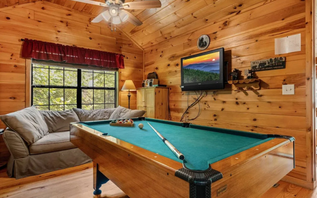 Caught Ya Peek'n 1 Bedroom Cabin by RedAwning