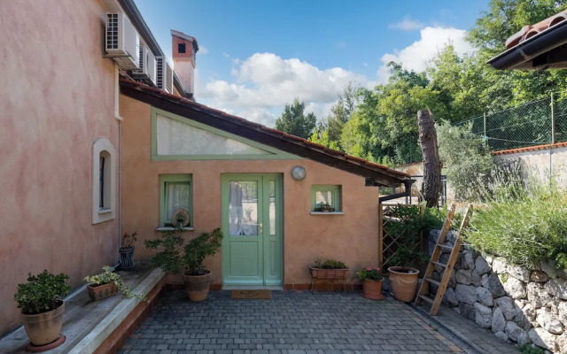 Tiny House With Private Pool Kostrena