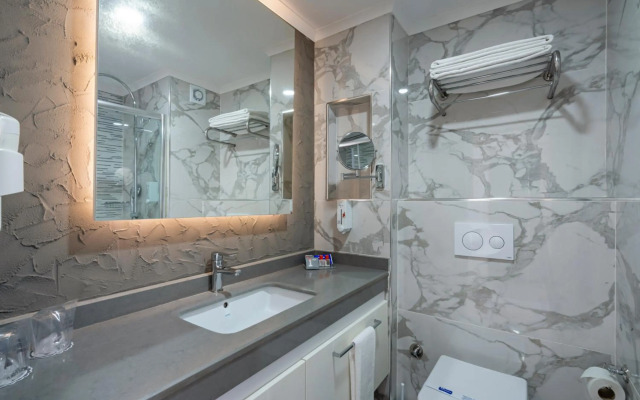İz Flower Side Beach Hotel