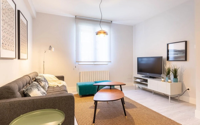 Old Town Vi Apartment With Parking By Aston Rentals