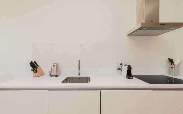 High-quality Refined 1 bedroom in downtown