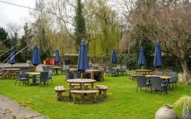 The Bell Country Inn