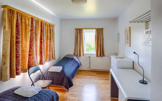 Hellisholar Guesthouse