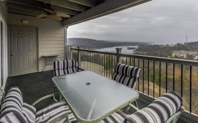 Treehouse Condo Lake Resort