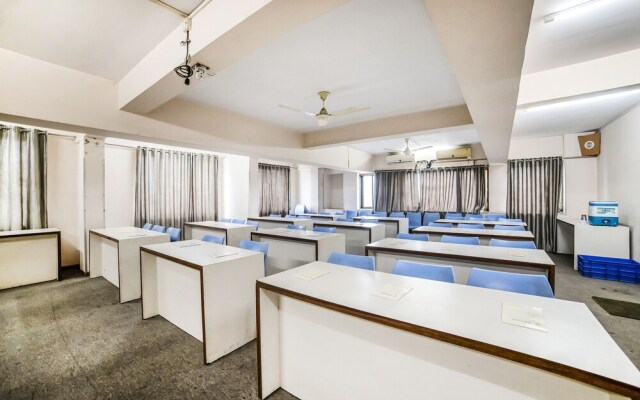 FabHotel Satish Executive Hinjewadi