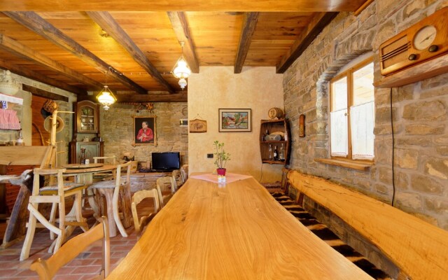 Casa Mira - Two Bedroom Holiday Home with Pool