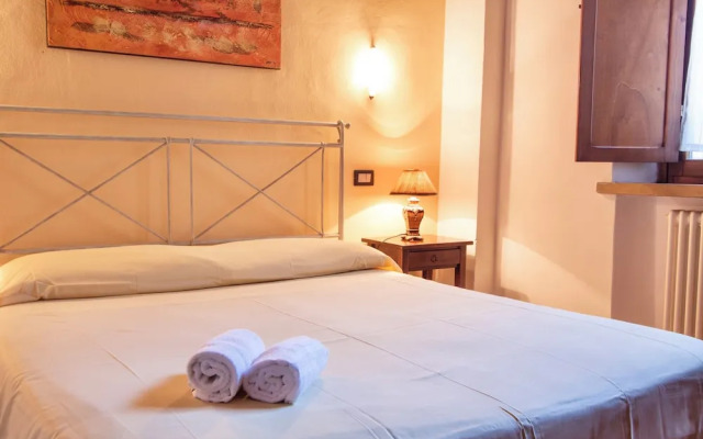 Resort with pool in Riparbella