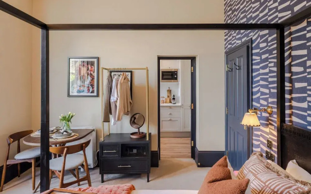 Your Apartment - Pembroke House