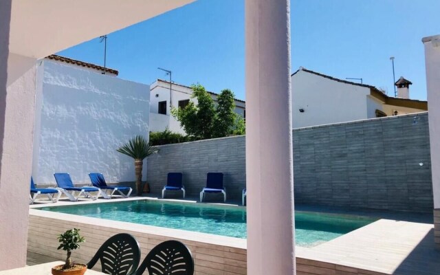 Chalet con Piscina Privada cerca del pueblo