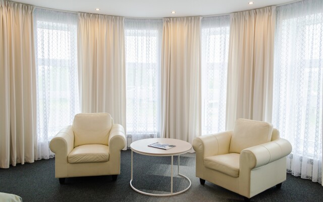 Отель Аэродром Танай