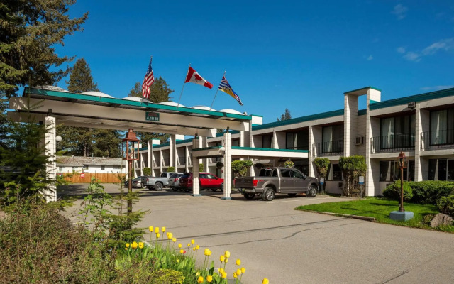 Prestige Riverside Lodge