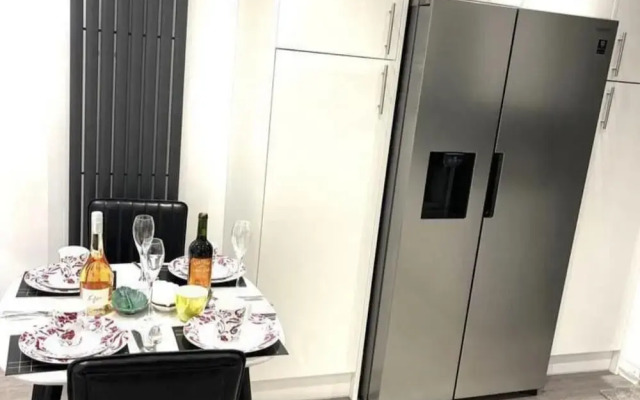 Uppamosluxurious London House With 4 Bedrooms