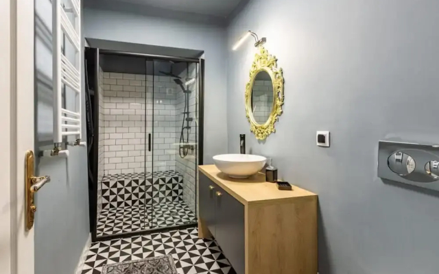 Missafir Superb Flat in the Heart of Cihangir