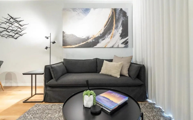 Cosy Couples Retreat Studio Apartment!